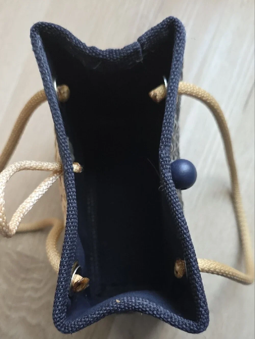 Eldena’s Collection Mini Navy Blue Croc Embossed Straw Tote Bag - Picture 4 of 9